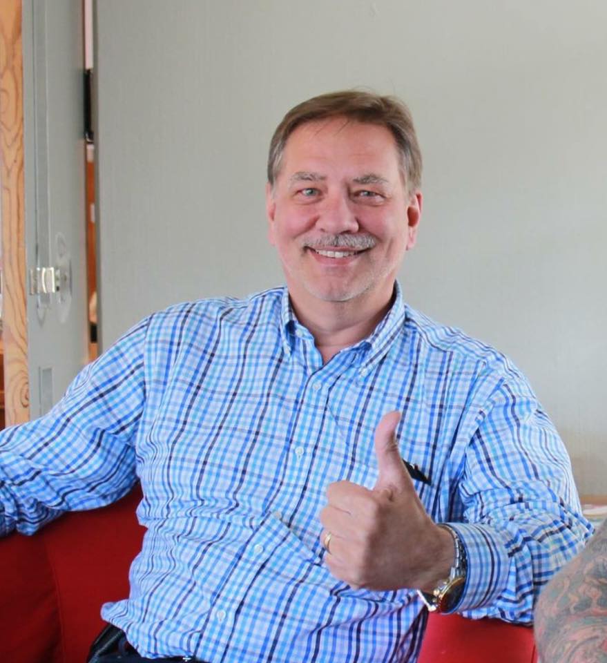 Stanley-tummen-upp.jpg